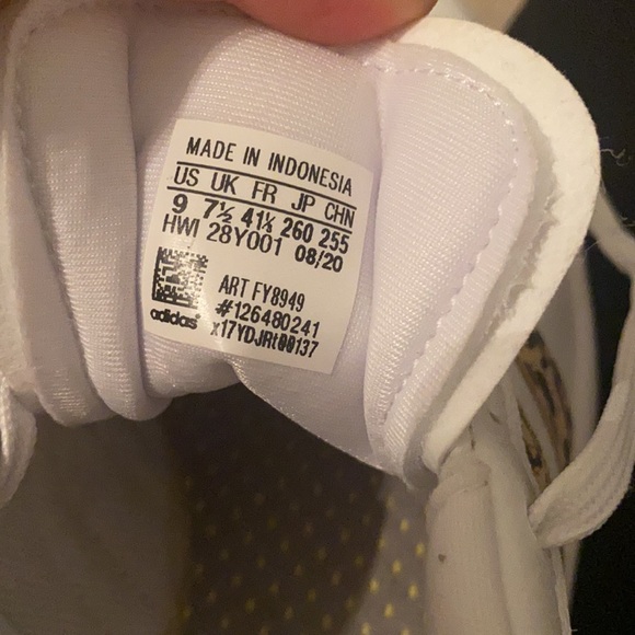 Never worn, Adidas sneakers - Picture 4 of 4